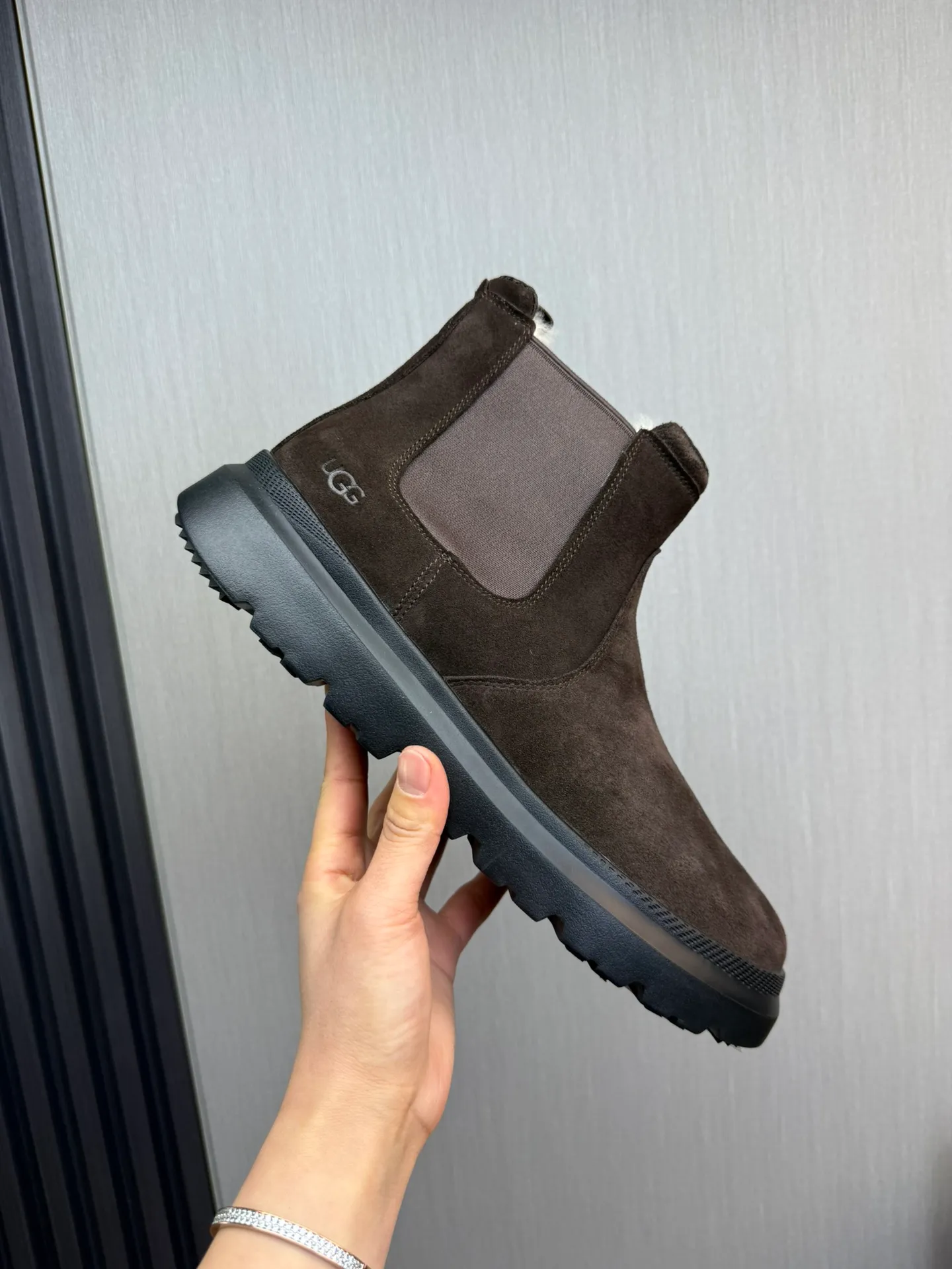 Men's shoes 💰480💰 [UGG] Hot winter warm boots 🐑Purely hand-stitched! Simple and stylish design, frosted cowhide➕Comfortable and warm wool➕UGG original outsole‼ ️Soft and comfortable to wear, good warmth retention, and excellent foot feel. Regular size 41-47